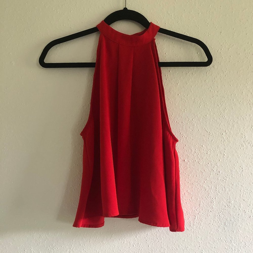 FOREVER 21 RED HALTER TOP SIZE M